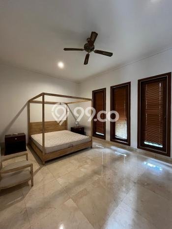 Hunian Kondisi Baik Disewakan di Pondok Indah, Jakarta Selatan LT 480m2, LB 600m2 Hunian Kondisi Baik Disewakan di Pondok Indah, Jakarta Selatan LT 480m2, LB 600m2