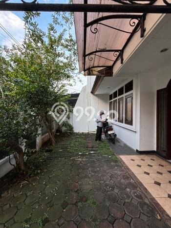 Lokasi strategis! Rumah siap huni dikontrakkan di Cilandak LB 200m2 Lokasi strategis! Rumah siap huni dikontrakkan di Cilandak LB 200m2