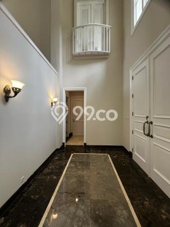 Hunian Kondisi Baik Disewakan di Pondok Indah, Jakarta Selatan LT 650m2, LB 700m2 Hunian Kondisi Baik Disewakan di Pondok Indah, Jakarta Selatan LT 650m2, LB 700m2