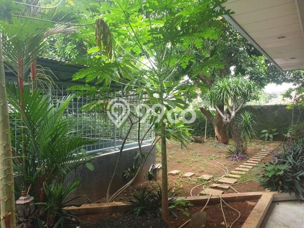 Lokasi terbaik! Rumah siap huni dikontrakkan di Kebayoran Lama LB 800m2 Lokasi terbaik! Rumah siap huni dikontrakkan di Kebayoran Lama LB 800m2