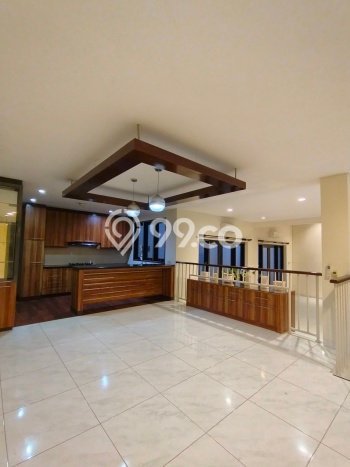 Hunian Minimalis dengan LT 306m2 & LB 350m2 Dikontrakkan di Senopati Hunian Minimalis dengan LT 306m2 & LB 350m2 Dikontrakkan di Senopati