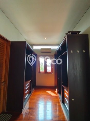 Rumah sewa siap huni 5 KT di Kemang, Jakarta Selatan Rumah sewa siap huni 5 KT di Kemang, Jakarta Selatan