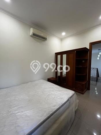 Rumah di Pondok Indah, Lingkungan Strategis, 4 KT Rumah di Pondok Indah, Lingkungan Strategis, 4 KT