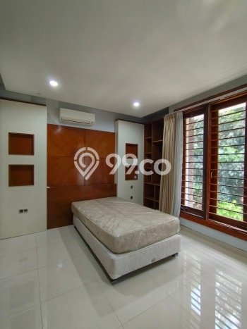 Disewakan Rumah Nyaman di Pondok Indah LT 550m2 / LB 700m2 Siap Huni Disewakan Rumah Nyaman di Pondok Indah LT 550m2 / LB 700m2 Siap Huni