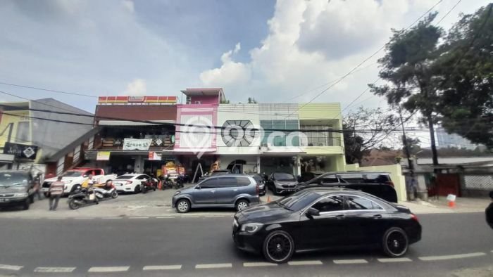 Ruko Disewa di Jakarta Selatan dengan LB 90m2 Area Komersial Ramai Ruko Disewa di Jakarta Selatan dengan LB 90m2 Area Komersial Ramai