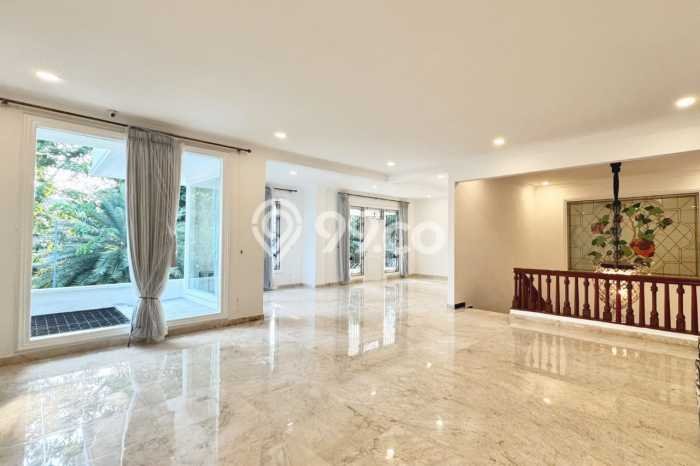 HARGA SPESIAL! Rumah di Pondok Indah, Akses ke Pusat Kota, 4 KT, Luas 638m2m² Bangunan 445m2m² HARGA SPESIAL! Rumah di Pondok Indah, Akses ke Pusat Kota, 4 KT, Luas 638m2m² Bangunan 445m2m²
