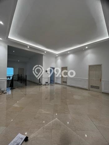 Hunian Ideal dengan LT 700m2 & LB 750m2 Dikontrakkan di Pondok Indah Hunian Ideal dengan LT 700m2 & LB 750m2 Dikontrakkan di Pondok Indah