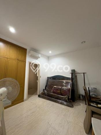 Disewakan! Rumah 3 Kamar Tidur &
4 Kamar Mandi di Gandaria, Jakarta Selatan Disewakan! Rumah 3 Kamar Tidur &
4 Kamar Mandi di Gandaria, Jakarta Selatan