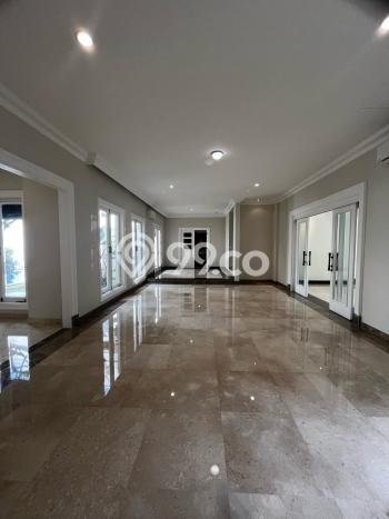 Hunian Kondisi Baik Disewakan di Pondok Indah, Jakarta Selatan LT 650m2, LB 700m2 Hunian Kondisi Baik Disewakan di Pondok Indah, Jakarta Selatan LT 650m2, LB 700m2