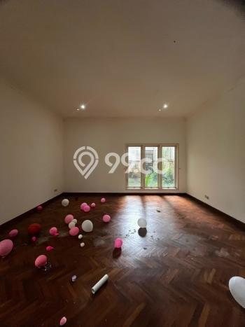 Hunian Ideal dengan LT 700m2 & LB 750m2 Dikontrakkan di Pondok Indah Hunian Ideal dengan LT 700m2 & LB 750m2 Dikontrakkan di Pondok Indah