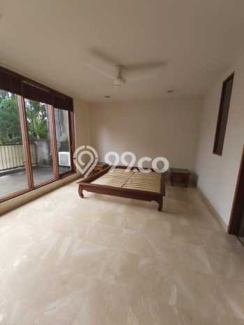 Disewakan! Rumah 4 Kamar Tidur &
4 Kamar Mandi di Kemang, Jakarta Selatan Disewakan! Rumah 4 Kamar Tidur &
4 Kamar Mandi di Kemang, Jakarta Selatan