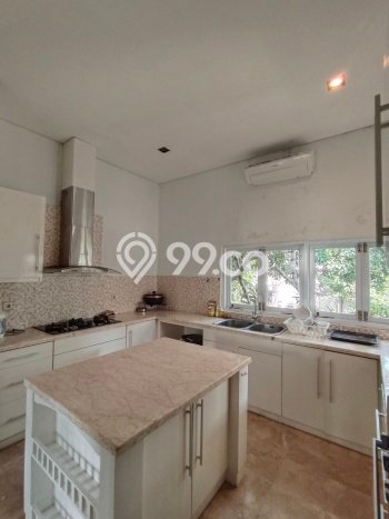 Rumah sewa siap huni 5 KT di Kemang, Jakarta Selatan Rumah sewa siap huni 5 KT di Kemang, Jakarta Selatan