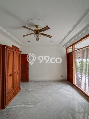 Hunian Bagus Disewakan di Pondok Indah, Jakarta Selatan LT 500m2, LB 550m2 Hunian Bagus Disewakan di Pondok Indah, Jakarta Selatan LT 500m2, LB 550m2