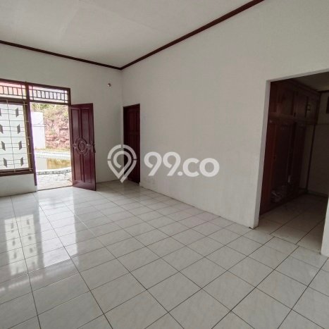 Lokasi strategis! Rumah siap pakai dikontrakkan di Jagakarsa LB 450m2 Lokasi strategis! Rumah siap pakai dikontrakkan di Jagakarsa LB 450m2