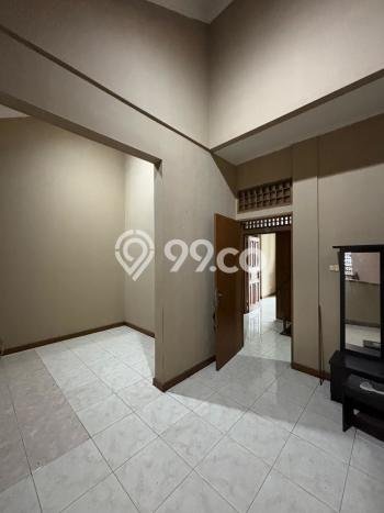 Lokasi strategis! Rumah siap huni dikontrakkan di Cilandak LB 200m2 Lokasi strategis! Rumah siap huni dikontrakkan di Cilandak LB 200m2