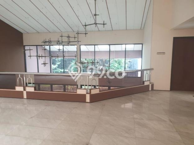 Lokasi terbaik! Rumah siap huni dikontrakkan di Kebayoran Lama LB 800m2 Lokasi terbaik! Rumah siap huni dikontrakkan di Kebayoran Lama LB 800m2