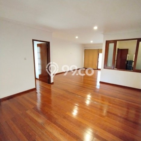 Disewakan! Rumah 3 Kamar Tidur &
3 Kamar Mandi di Kemang, Jakarta Selatan Disewakan! Rumah 3 Kamar Tidur &
3 Kamar Mandi di Kemang, Jakarta Selatan