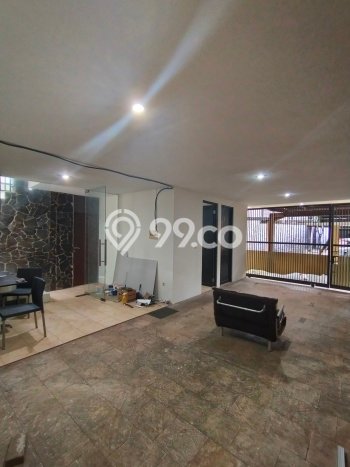 Disewakan! Rumah 3 Kamar Tidur &
3 Kamar Mandi di Kemang, Jakarta Selatan Disewakan! Rumah 3 Kamar Tidur &
3 Kamar Mandi di Kemang, Jakarta Selatan