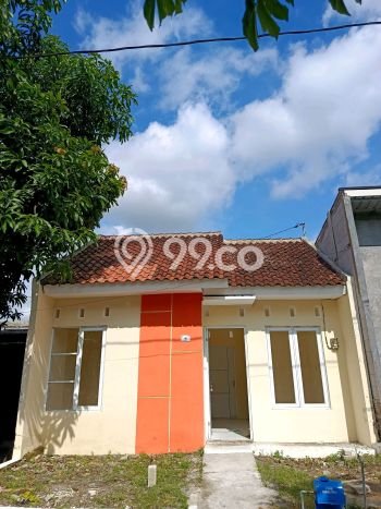 LIMITED OFFER! Rumah Berkualitas di Gondangrejo, Luas 60m2m² LB 27m2m² LIMITED OFFER! Rumah Berkualitas di Gondangrejo, Luas 60m2m² LB 27m2m²