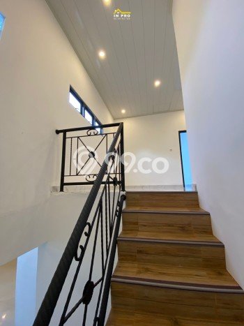 Rumah Strategis Minimalis Lb 180m2 di Ciledug, Tangerang Rumah Strategis Minimalis Lb 180m2 di Ciledug, Tangerang