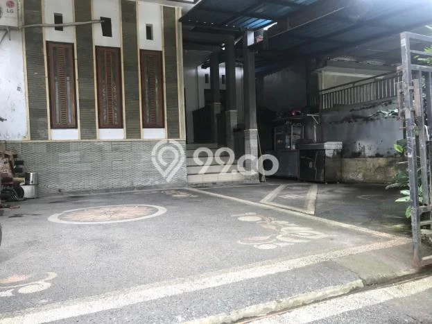 Dijual Rumah 4 Kamar Lokasi Strategis Bagus dan Strategis di Kediri Dijual Rumah 4 Kamar Lokasi Strategis Bagus dan Strategis di Kediri