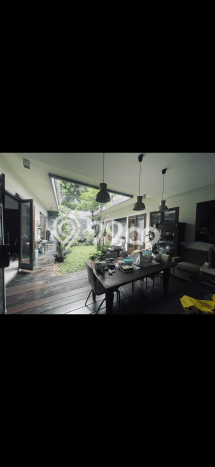 Rumah Mewah LB 275m2 Siap Pakai Desain Elegan di Rempoa, Tangerang Selatan Rumah Mewah LB 275m2 Siap Pakai Desain Elegan di Rempoa, Tangerang Selatan