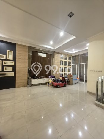 Dijual Rumah Luas Elegan Dengan View Cantik di Sunter, Jakarta Utara Dijual Rumah Luas Elegan Dengan View Cantik di Sunter, Jakarta Utara