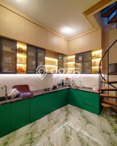 Siap Huni Hunian Elit 4 Kamar di Tebet Dekat ke Mana Saja Siap Huni Hunian Elit 4 Kamar di Tebet Dekat ke Mana Saja