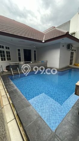 Ready to Use! Luxury House LT 447m2 Desain Elegan di Kemang Ready to Use! Luxury House LT 447m2 Desain Elegan di Kemang