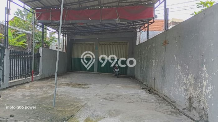 Disewakan Ruko komersial di Tambaksari luas bangunan 140m2 Disewakan Ruko komersial di Tambaksari luas bangunan 140m2
