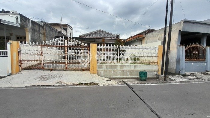 Hunian Nyaman Asri 3 KT Siap Pakai di Solo Baru Surakarta Hunian Nyaman Asri 3 KT Siap Pakai di Solo Baru Surakarta