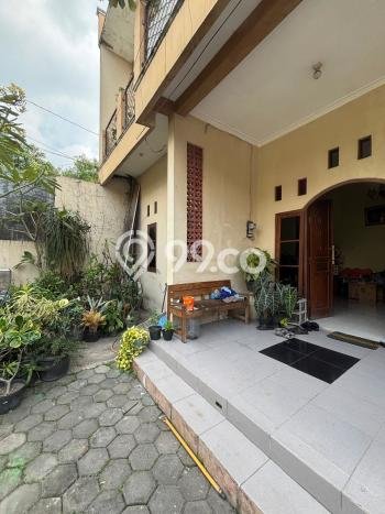 PROPERTI PILIHAN! Rumah di Pajang, Luas 151m2m² LB 200m2m² PROPERTI PILIHAN! Rumah di Pajang, Luas 151m2m² LB 200m2m²