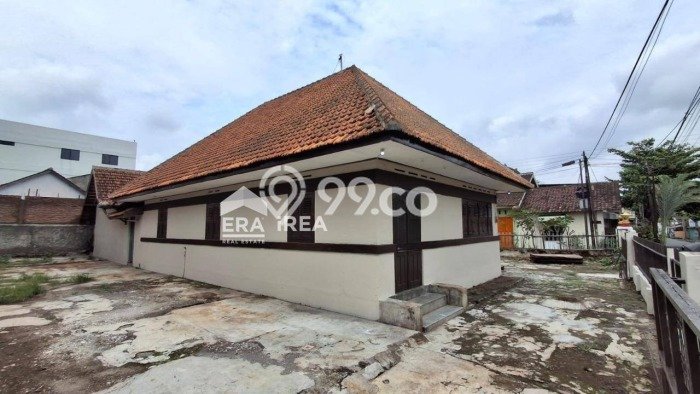 Komersial disewakan di Purwosari Solo dengan luas bangunan 200m2 Komersial disewakan di Purwosari Solo dengan luas bangunan 200m2