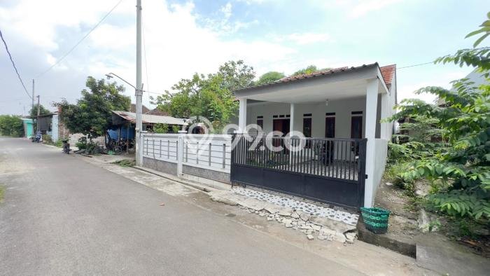 Dijual Rumah 3 Kamar Lokasi Strategis Nyaman dan Strategis di Grogol Dijual Rumah 3 Kamar Lokasi Strategis Nyaman dan Strategis di Grogol