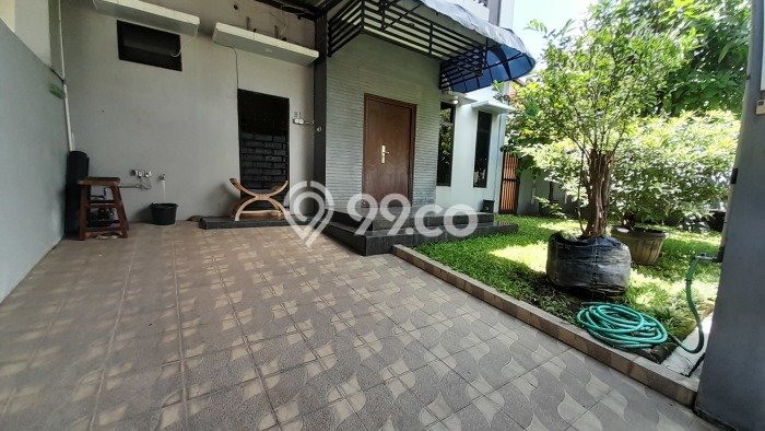 Hunian Cantik Modern Lb 200m2 di Colomadu, Karanganyar Hunian Cantik Modern Lb 200m2 di Colomadu, Karanganyar