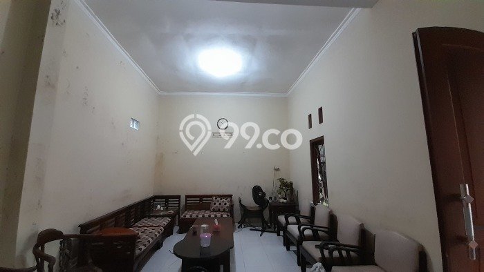 PROPERTI PILIHAN! Rumah di Pajang, Luas 151m2m² LB 200m2m² PROPERTI PILIHAN! Rumah di Pajang, Luas 151m2m² LB 200m2m²