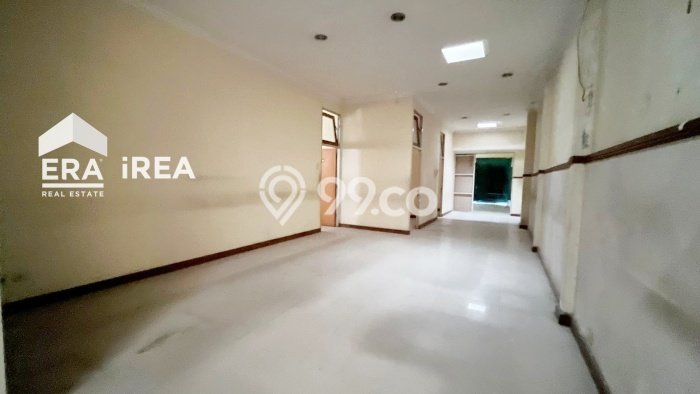 Unit Komersial Disewa Lokasi Laweyan, Solo Spesifikasi Luas Bangunan 280m2 Unit Komersial Disewa Lokasi Laweyan, Solo Spesifikasi Luas Bangunan 280m2