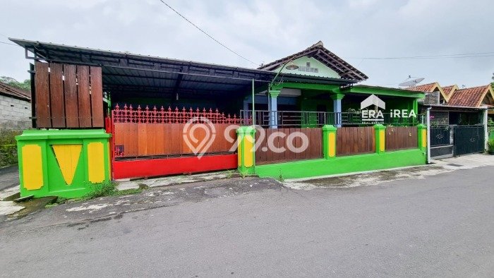 Rumah Modern 3 KT LT 205m2 di Pulisen Rumah Modern 3 KT LT 205m2 di Pulisen