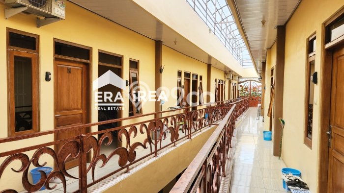 Unit Kost Dijual di Jebres dengan 66 Kamar Tidur & Luas Bangunan 950m2 Unit Kost Dijual di Jebres dengan 66 Kamar Tidur & Luas Bangunan 950m2