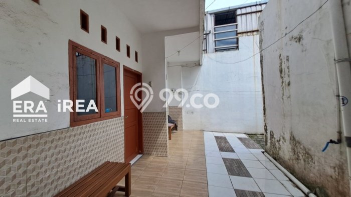 Rumah Kost Dijual di Banjarsari, Solo, 10 KT, 10 KM, Bangunan 290m2 Rumah Kost Dijual di Banjarsari, Solo, 10 KT, 10 KM, Bangunan 290m2