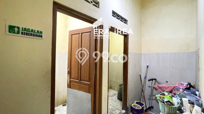 Dijual Kost Strategis di Jebres, Solo 9 KT, 3 KM, Luas Bangunan 400m2 Dijual Kost Strategis di Jebres, Solo 9 KT, 3 KM, Luas Bangunan 400m2