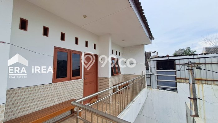 Rumah Kost Dijual di Banjarsari, Solo, 10 KT, 10 KM, Bangunan 290m2 Rumah Kost Dijual di Banjarsari, Solo, 10 KT, 10 KM, Bangunan 290m2