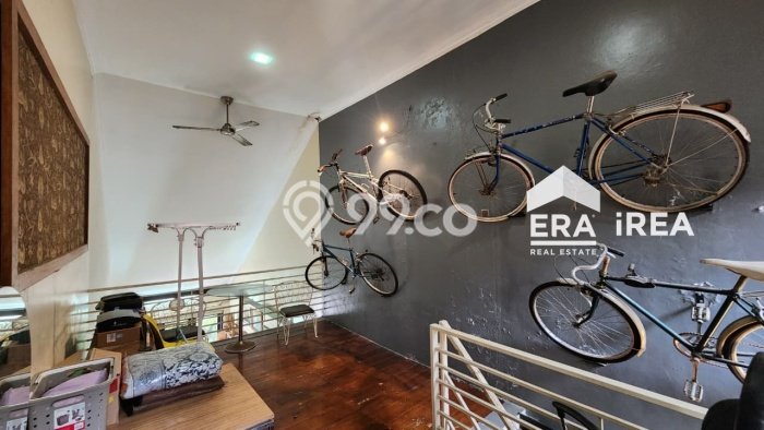 Rumah Strategis Modern Lb 220m2 di Banjarsari, Solo Rumah Strategis Modern Lb 220m2 di Banjarsari, Solo