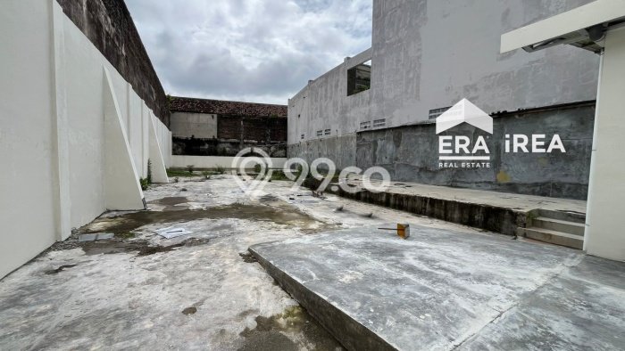 Komersial Disewakan Cepat di Jebres Surakarta LB 450m2 Komersial Disewakan Cepat di Jebres Surakarta LB 450m2