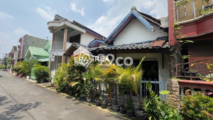 Rumah Modern 3 KT LT 145m2 di Solo Baru Rumah Modern 3 KT LT 145m2 di Solo Baru
