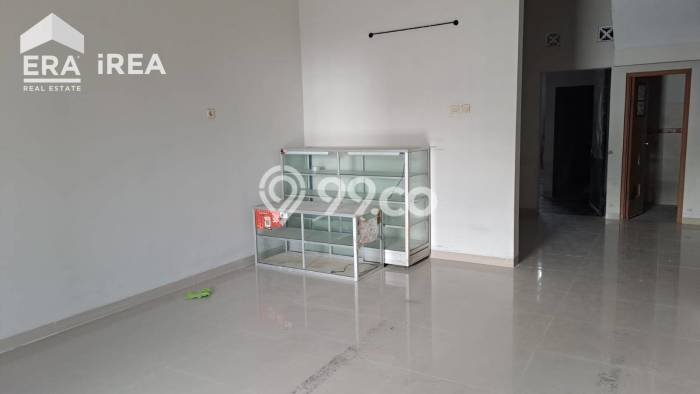 AREA BISNIS! Ruko Kawasan Depok, Luas 550m2m², Area Strategis AREA BISNIS! Ruko Kawasan Depok, Luas 550m2m², Area Strategis