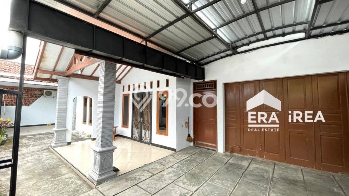 HOT PROPERTY! Rumah Premium di , LT 200m2m² LB 180m2m² HOT PROPERTY! Rumah Premium di , LT 200m2m² LB 180m2m²