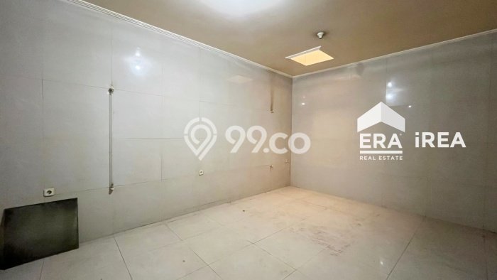 Unit Komersial Disewa Lokasi Laweyan, Solo Spesifikasi Luas Bangunan 280m2 Unit Komersial Disewa Lokasi Laweyan, Solo Spesifikasi Luas Bangunan 280m2