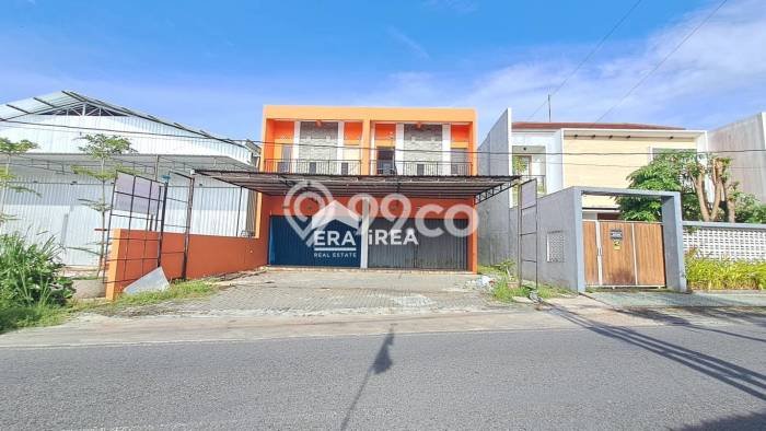 AREA BISNIS! Ruko Kawasan Depok, Luas 550m2m², Area Strategis AREA BISNIS! Ruko Kawasan Depok, Luas 550m2m², Area Strategis