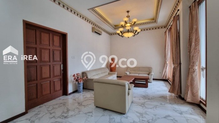 Hunian Mewah Siap Huni LT 630m2 di Laweyan, Surakarta Hunian Mewah Siap Huni LT 630m2 di Laweyan, Surakarta